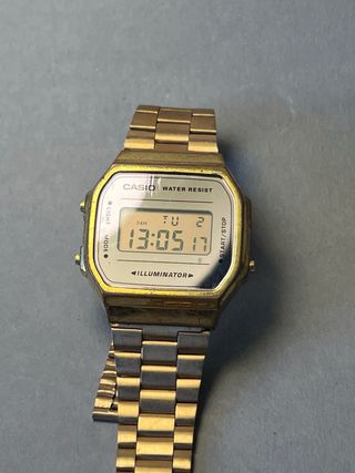 Reloj Casio Illuminator dorado