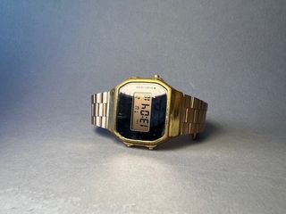 Reloj Casio Illuminator dorado