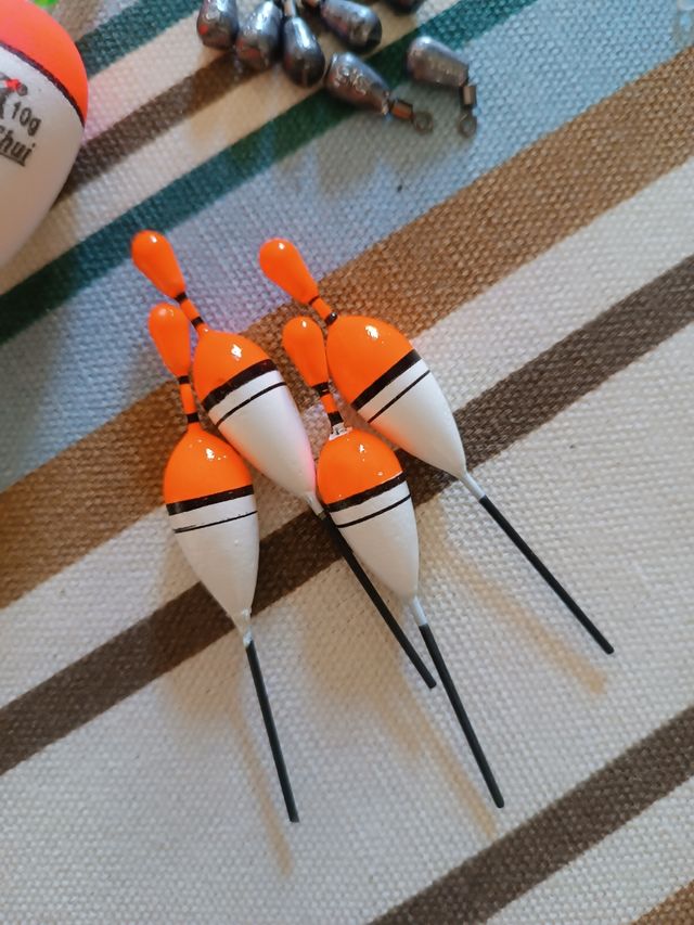 Set Pesca: Galleggianti, Piombini & Esche