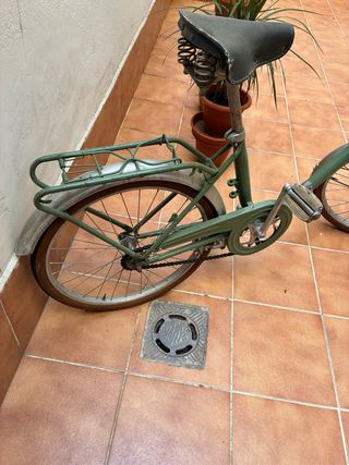Bicicleta clásica verde