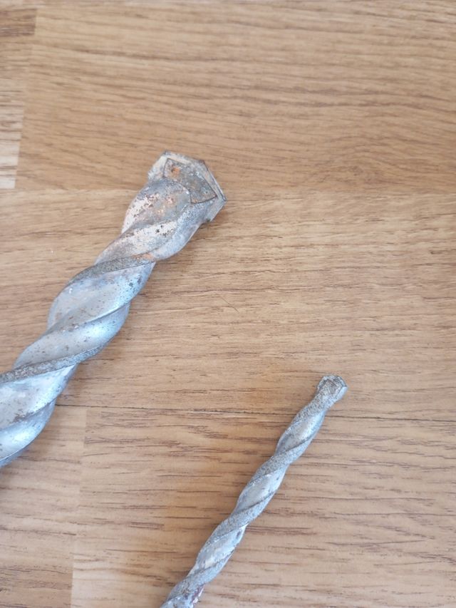 Brocas de impacto y metal