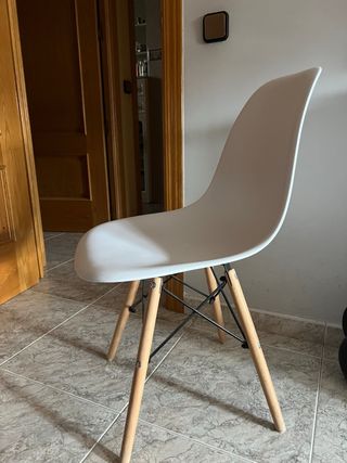 3 Sillas Blancas Diseño Moderno