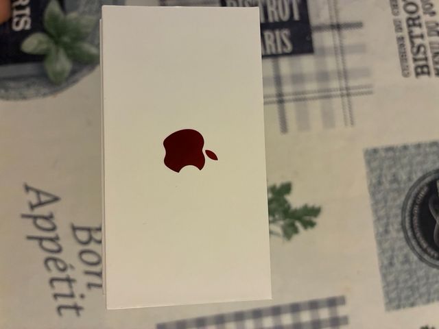 iPhone XR vermelho (Apple)