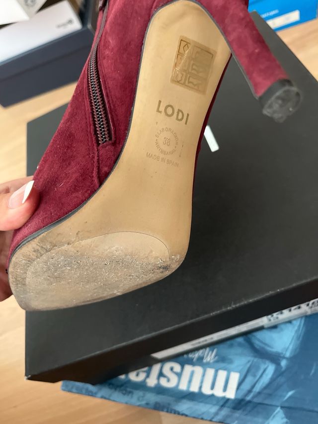 Botines Lodi rojos de tacón