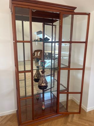 Vitrina antigua de madera