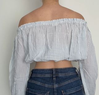 Blusa blanca y azul a rayas