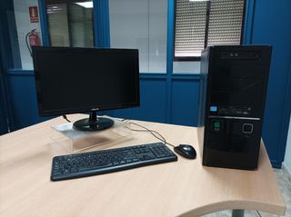 PC Torre, monitor, teclado y ratón