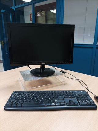 PC Torre, monitor, teclado y ratón