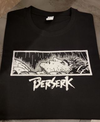 Maglietta Berserk ricamata