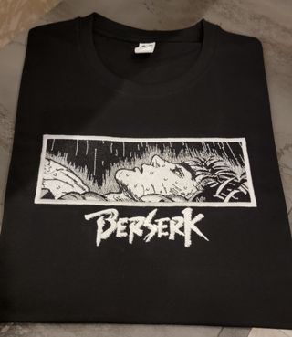 Maglietta Berserk ricamata