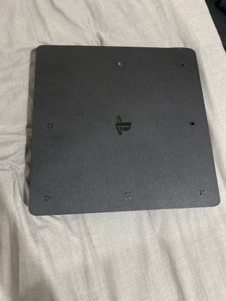 PS4 Slim 1TB + 3 juegos