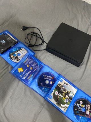 PS4 Slim 1TB + 3 juegos