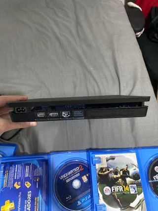 PS4 Slim 1TB + 3 juegos