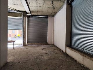 Local comercial en alquiler en Les Arenes - La Grípia  Can Montllor en Terrassa