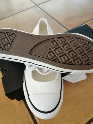 Converse blancas - Merceditas