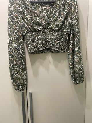 Blusa corta estampada