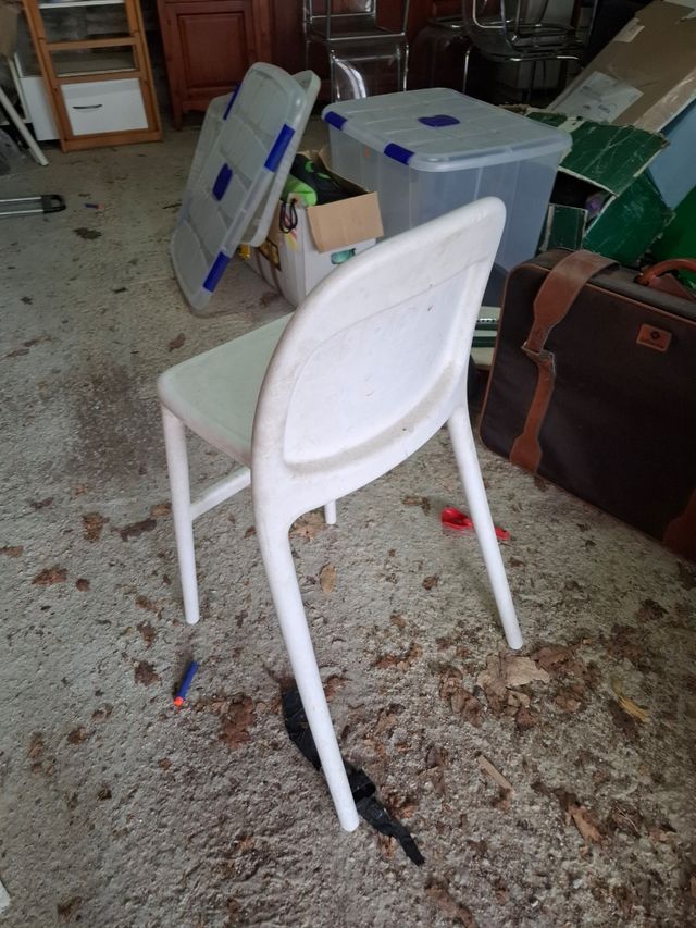 4 Sillas Ikea blancas de plástico