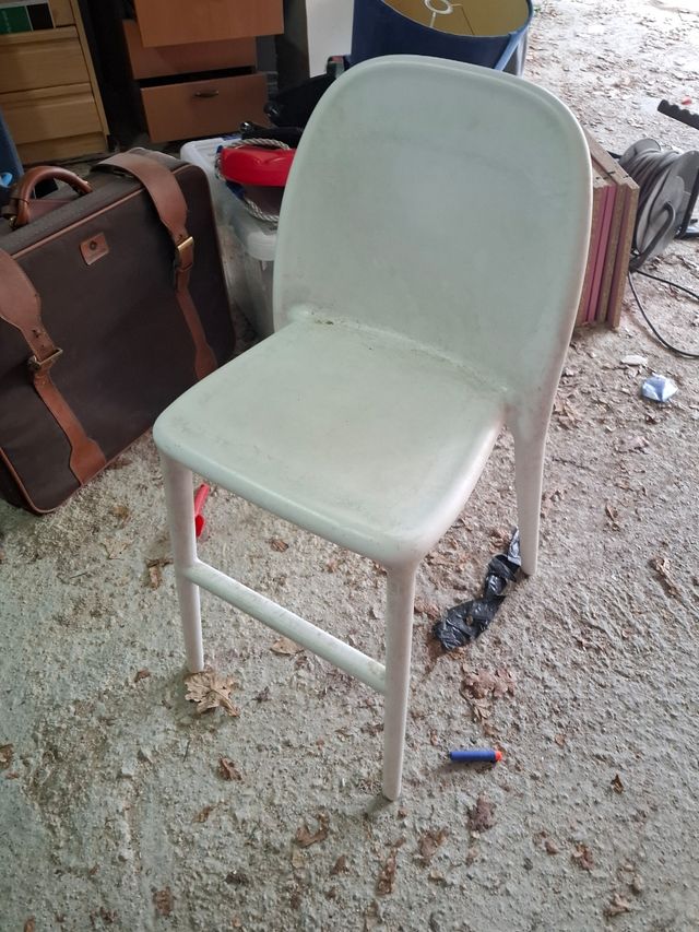 4 Sillas Ikea blancas de plástico