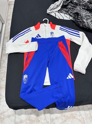 Chándal Adidas Granada - Talla niño 9-10 años