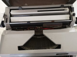 Máquina escribir antigua marca Erika