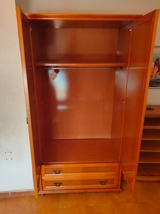 Armario madera maciza