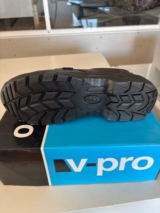 Zapatos seguridad v-pro negros. puntera y plantila
