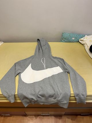 Sudadera Nike gris