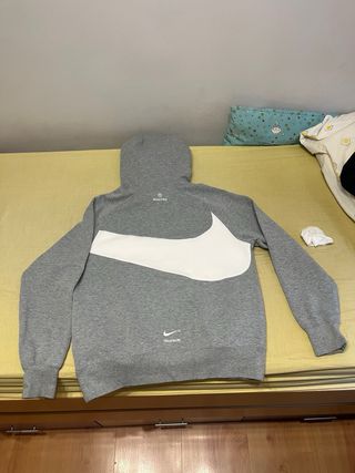 Sudadera Nike gris