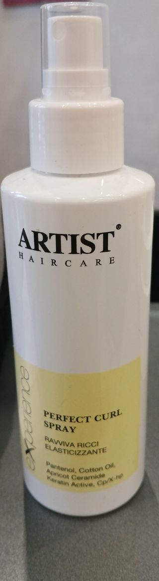 Spray ravviva ricci. Artist Haircare.