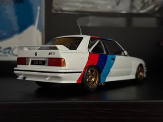 BMW M3 E30 WhiteBox 1/24
