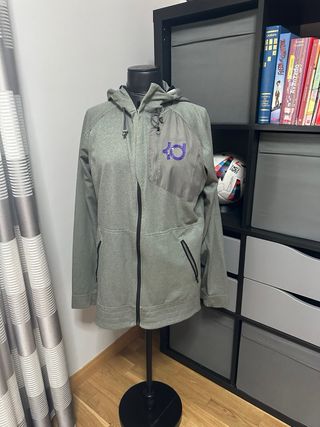 Chaqueta Nike SB gris con capucha