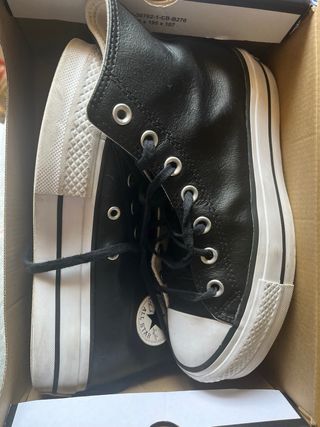 Converse negras plataforma cuero