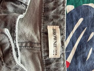 Jeans Brownie Gris con Estrellas
