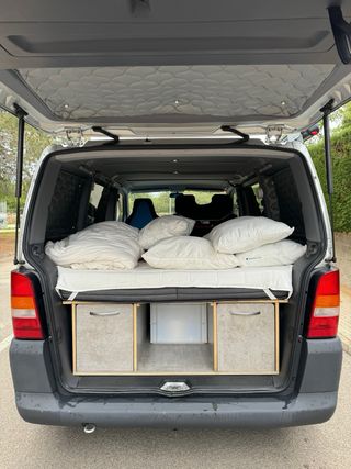 Mercedes vito camperizada. Muy buen estado.