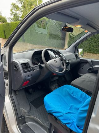 Mercedes vito camperizada. Muy buen estado.