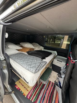 Mercedes vito camperizada. Muy buen estado.