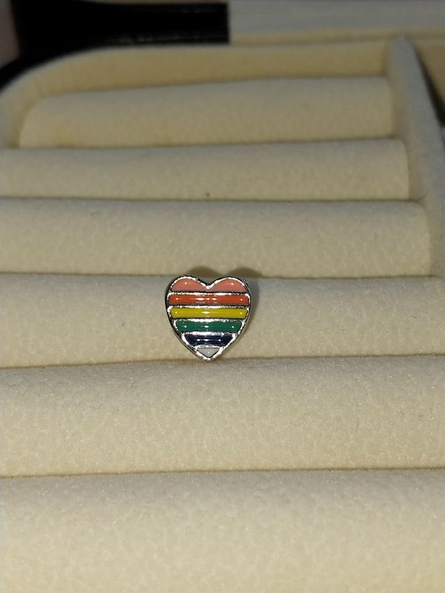 Berloque Coração Arco-Íris