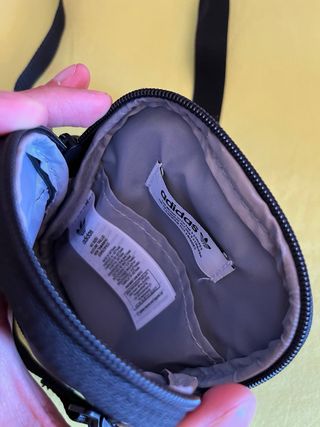 Riñonera Adidas negra