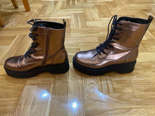 Botas plataforma doradas