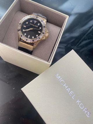 ¡Liquidación! Reloj Michael Kors dorado y negro