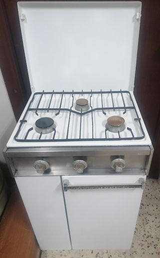 Cocina gas 3 fuegos, 51x43x86 de alto 