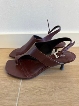 Sandalias Zara - tacón kitten burdeos