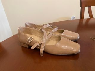 Zapatos beige tacón bajo talla 41