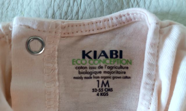 Conjunto de peto y camiseta para bebé de 'Kiabi'