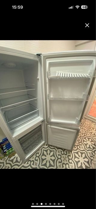 Nevera KUNFT blanca como nueva 