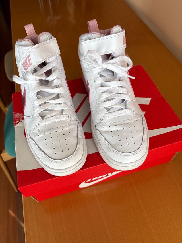 Zapatillas Nike blancas y rosas - 38