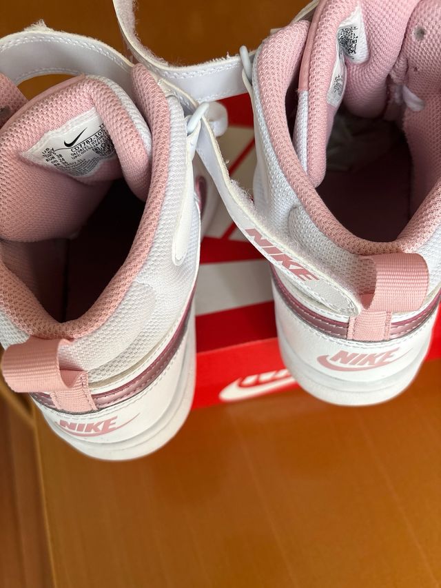 Zapatillas Nike blancas y rosas - 38