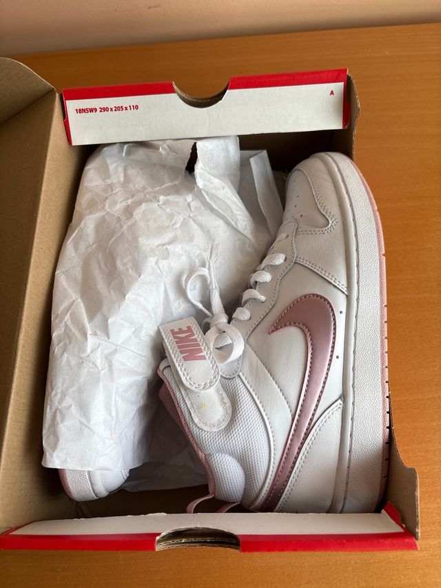 Zapatillas Nike blancas y rosas - 38