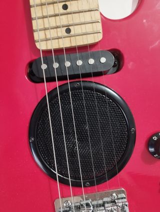 Guitarra eléctrica roja para niños