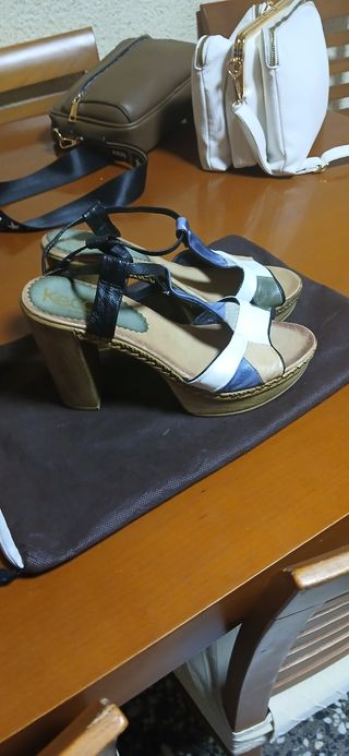 Sandalias cuña multicolor